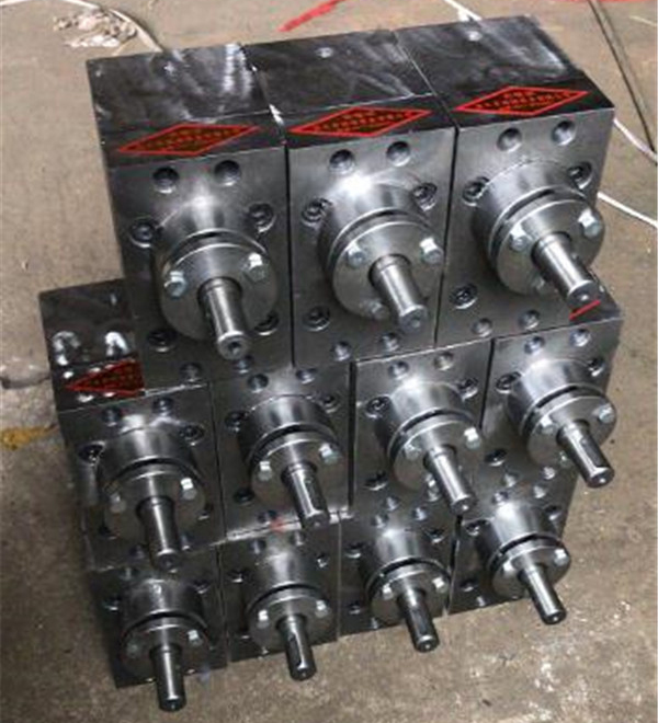 熔噴(pen)泵、烷(wan)體泵(beng)、熱熔(rong)膠泵(beng)--有現(xian)貨